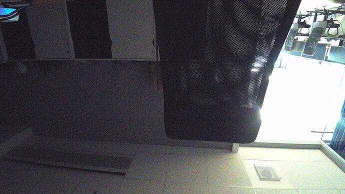 Explorer_QHD+_SN319477886_20-05-23